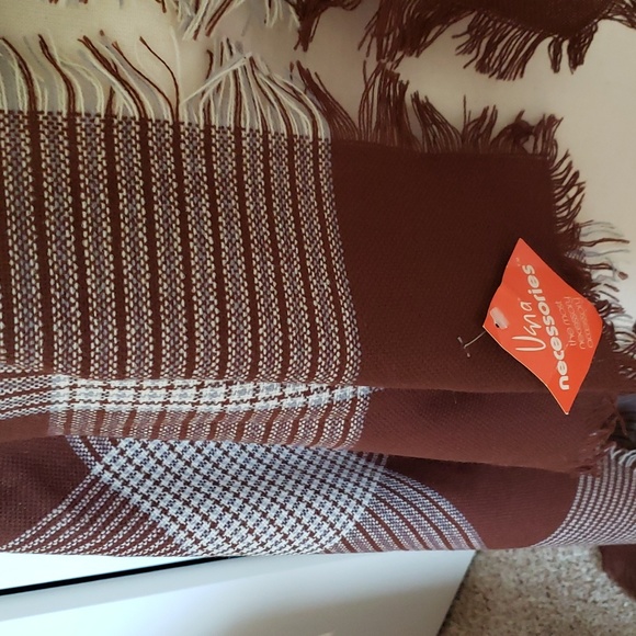 NEW Vera Scarf / Wrap - Picture 2 of 9